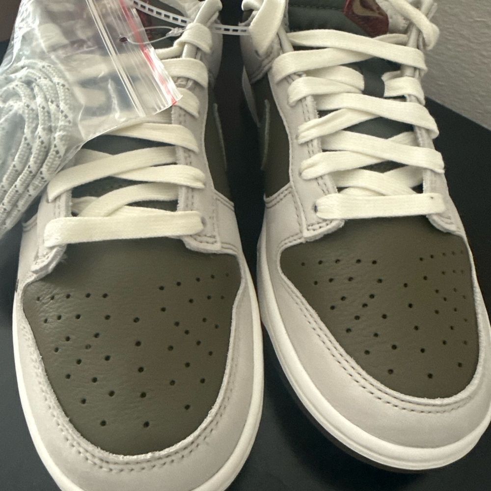 Nike Dunk low “Year of the Snake” NWOB